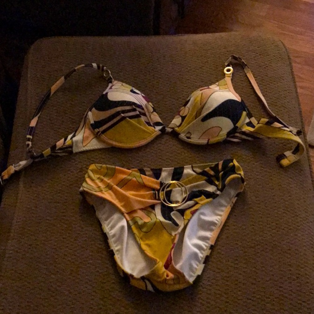 Tara Grinna swimsuit size 6 bottom, bra size 36B/C.